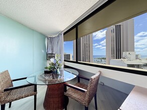 1700 Ala Moana Blvd in Honolulu, HI - Building Photo - Building Photo