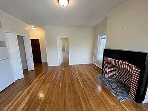 2021 Commonwealth Ave, Unit 01-2018 in Boston, MA - Building Photo - Building Photo