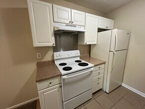 360 Oxford Ct, Unit #4 in Holland, MI - Building Photo - Building Photo