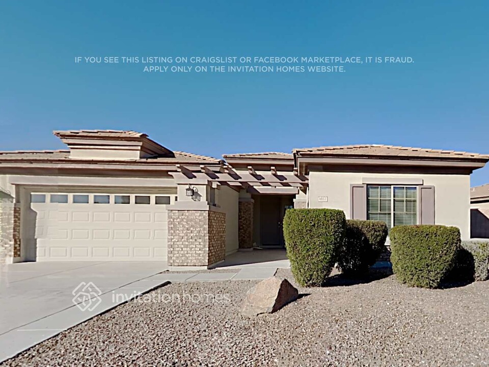 8812 W State Ave in Glendale, AZ - Building Photo
