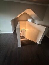 817 S Quaker Ave, Unit Quiet 1BR Upstairs Unit i in Tulsa, OK - Building Photo - Building Photo