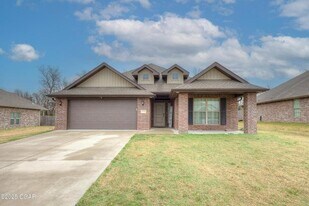 1775 Boyer Pl. in Webb City, MO - Building Photo