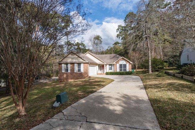 1764 Folkstone Rd in Tallahassee, FL - Building Photo - Building Photo