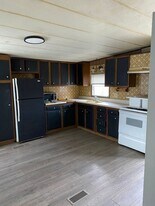 16945 Rooster Ln in Dubuque, IA - Building Photo