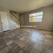 1495 E 8600 S in Sandy, UT - Foto de edificio - Building Photo