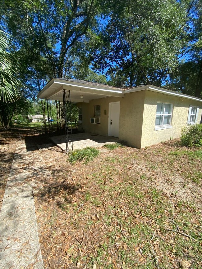 3930 Roswell Dr in Tallahassee, FL - Foto de edificio - Building Photo