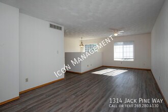 1314 Jack Pine Way in Kalamazoo, MI - Building Photo - Building Photo