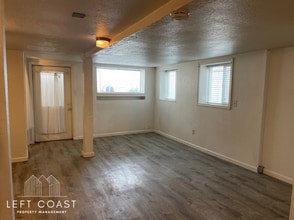 443 SW 7th St in Newport, OR - Building Photo - Building Photo