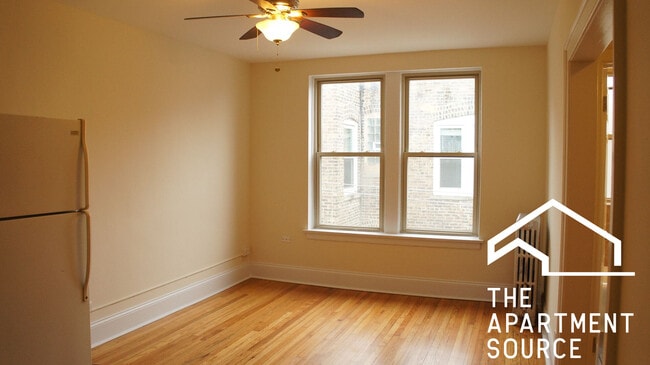 2747 N Spaulding Ave, Unit 316 in Chicago, IL - Building Photo - Building Photo