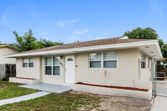 4973 Elmhurst Rd in West Palm Beach, FL - Building Photo - Building Photo