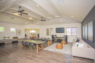 Riverside Villas in Keller, TX - Foto de edificio - Interior Photo