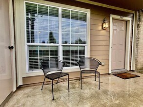 1860 White Oak Dr in Houston, TX - Building Photo - Building Photo