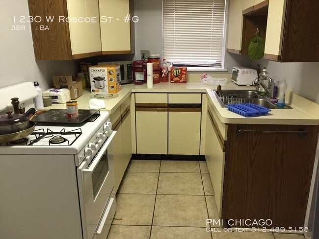 1230 W Roscoe St in Chicago, IL - Building Photo - Building Photo