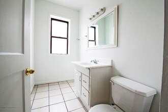 7020 S Merrill Ave. in Chicago, IL - Building Photo - Interior Photo