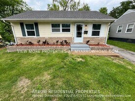 215 Estridge Rd in St. Louis, MO - Building Photo