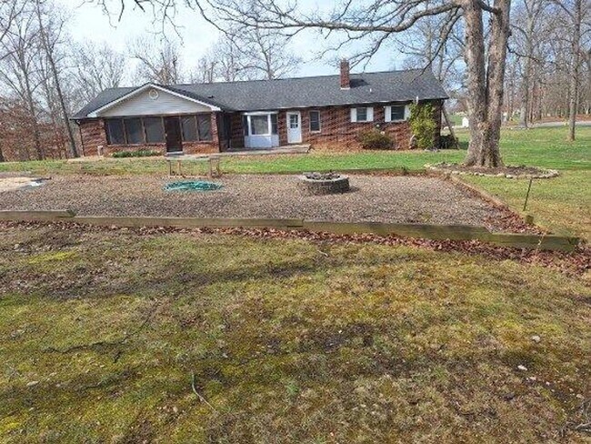 1084 Nease Dr in White Pine, TN - Building Photo - Building Photo