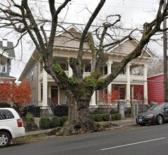 1511-1519 SE Morrison St in Portland, OR - Foto de edificio - Building Photo