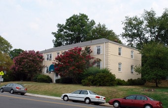 Westover Flats I in Arlington, VA - Foto de edificio - Building Photo