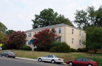 Westover Flats I in Arlington, VA - Building Photo - Building Photo