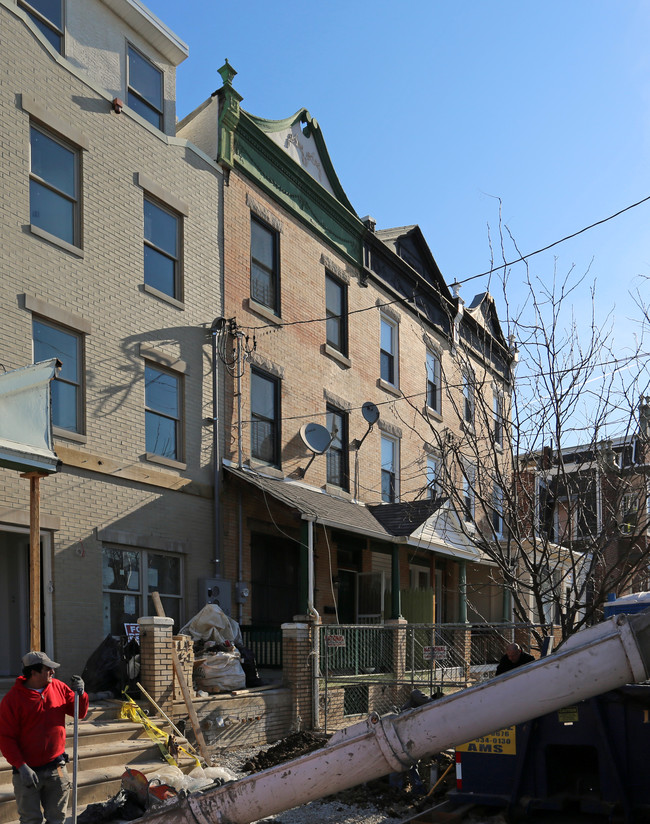 4315 Sansom St in Philadelphia, PA - Foto de edificio - Building Photo