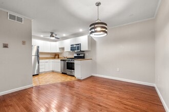 1216 Vfw Pky, Unit 40 in Boston, MA - Building Photo - Building Photo