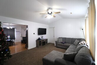 1637 14th St Pl in Junction City, KS - Building Photo - Building Photo