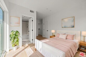 1933 Magnolia Ave in Los Angeles, CA - Building Photo - Building Photo