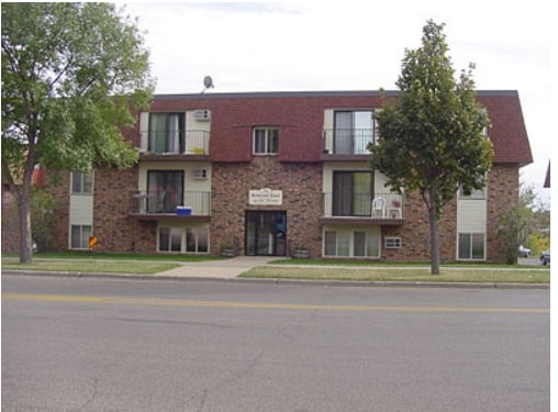 Belmont Apartments in Bismarck, ND - Foto de edificio