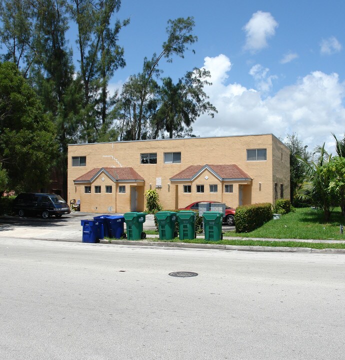 173 NE 141st St in Miami, FL - Foto de edificio