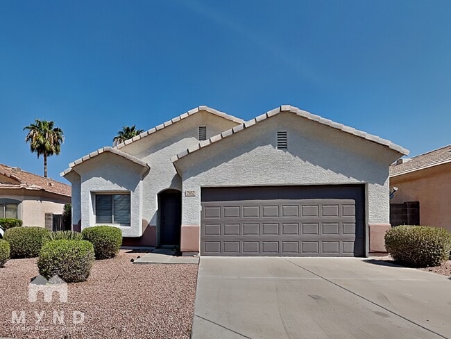 property at 2632 E Hidalgo Ave