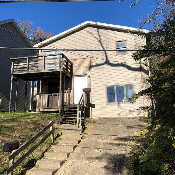 40 Highland Ave in Morgantown, WV - Building Photo