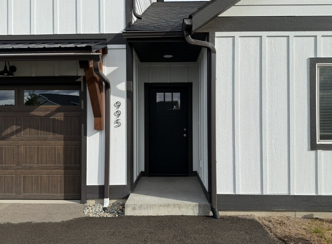 995 N Camas Ln in Kalispell, MT - Building Photo - Building Photo