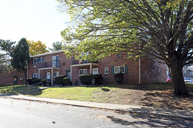 Arbor Village Apartments in Allentown, PA - Building Photo - Building Photo