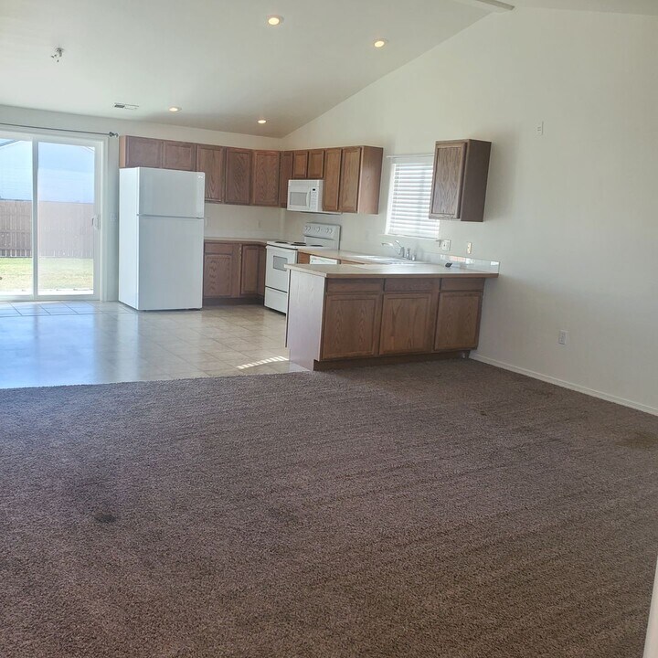 513 N Pennsylvania St in Moses Lake, WA - Building Photo