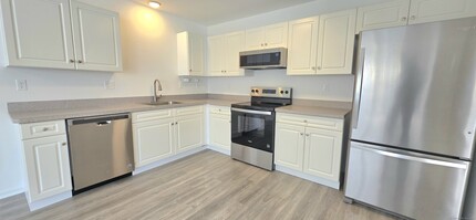 14 Berwyn St in Milford, CT - Building Photo - Building Photo