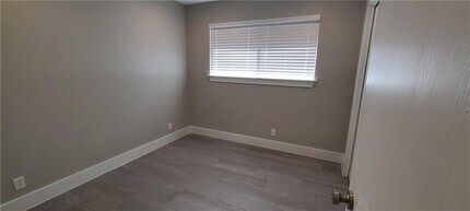 2110 Courtney St in Austin, TX - Building Photo - Building Photo
