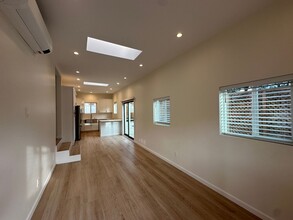 4565 Hollister Ave in Santa Barbara, CA - Building Photo - Building Photo