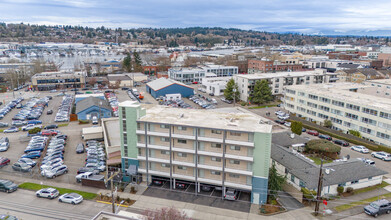 Sunset House Apartments in Seattle, WA - Building Photo - Building Photo