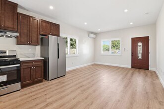 9548 E Live Oak Ave in Temple City, CA - Building Photo - Building Photo