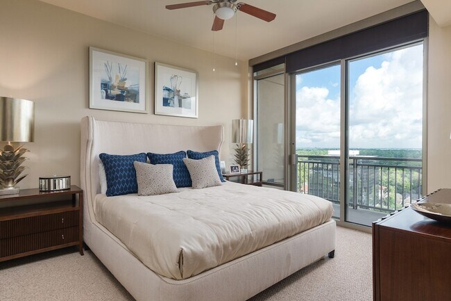 7 Riverway, Unit 2101 in Houston, TX - Building Photo - Building Photo