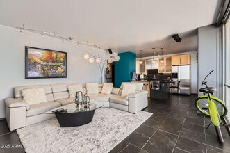 207 W Clarendon Ave in Phoenix, AZ - Building Photo - Building Photo