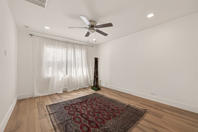 339 E Delz Dr in Houston, TX - Building Photo - Building Photo