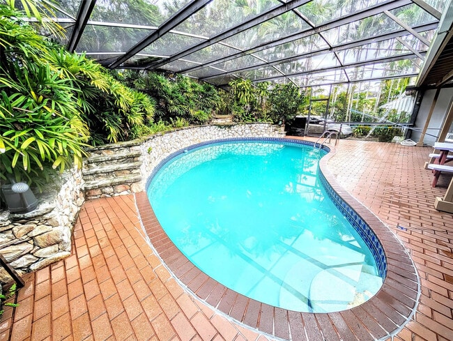 property at 169 Palmetto Dr