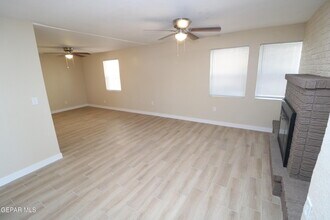 536 Bataan Cir in El Paso, TX - Building Photo - Building Photo