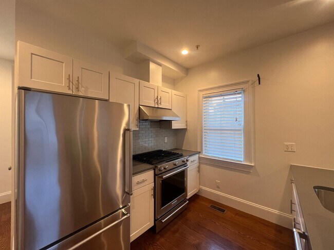 124 Columbia St in Cambridge, MA - Foto de edificio - Building Photo