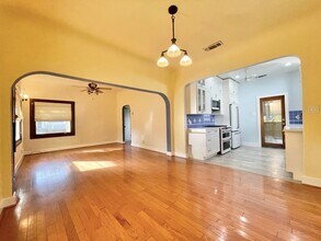 4941 10th Ave in Sacramento, CA - Building Photo - Building Photo