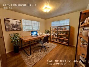 4465 Comanche Dr in Boulder, CO - Foto de edificio - Building Photo