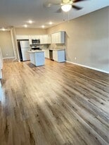 300 E Ford St in Valley Center, KS - Building Photo