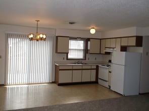 811 Farmer Ave, Unit 1/2 in Tomah, WI - Building Photo - Building Photo