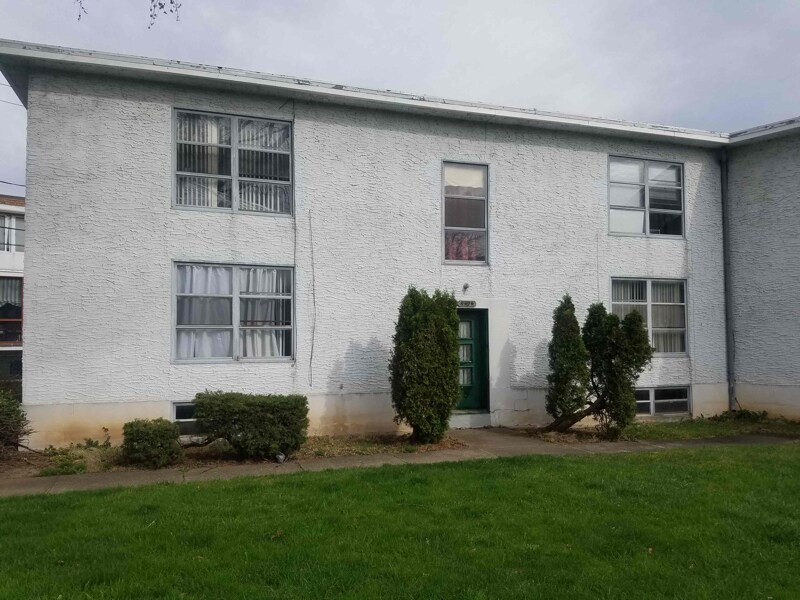 8409 Buffalo Ave in Niagara Falls, NY - Building Photo